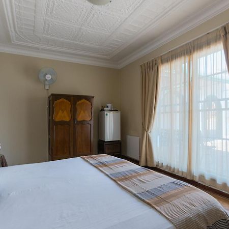 アグタープラス B&B ゲストハウス ヨハネスブルグ エクステリア 写真