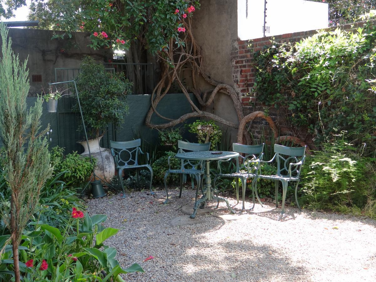 アグタープラス B&B ゲストハウス ヨハネスブルグ エクステリア 写真